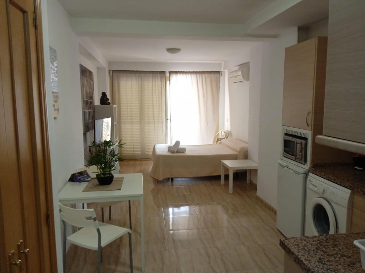 Puerta Del Sol Trm Only Adults Aparts Торремолінос Екстер'єр фото
